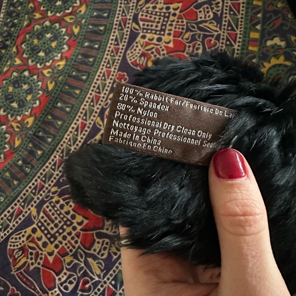 Cutest and softest Danier fur hat - Picture 4 of 4